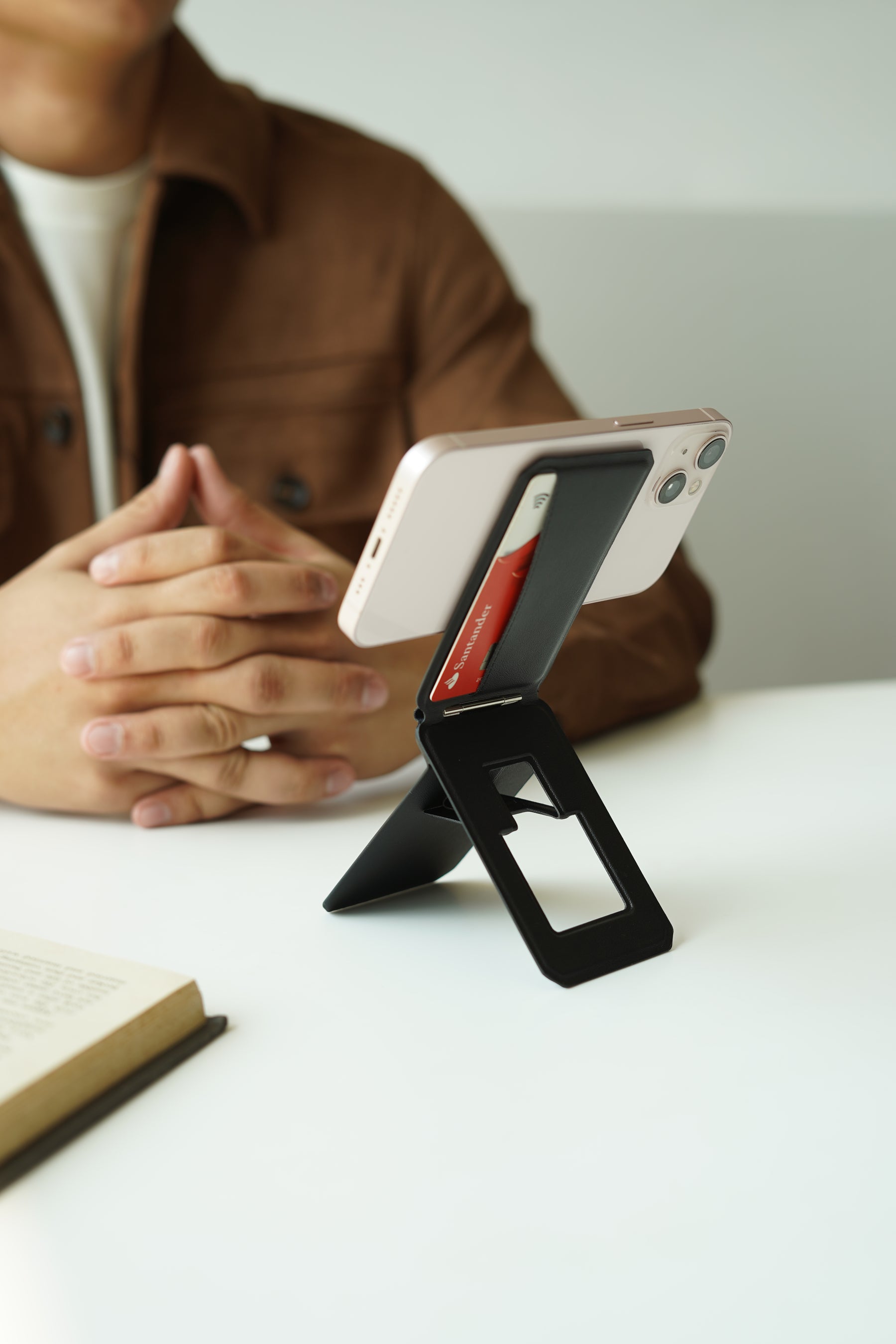 Tripod Stand and Mag-Safe Wallet